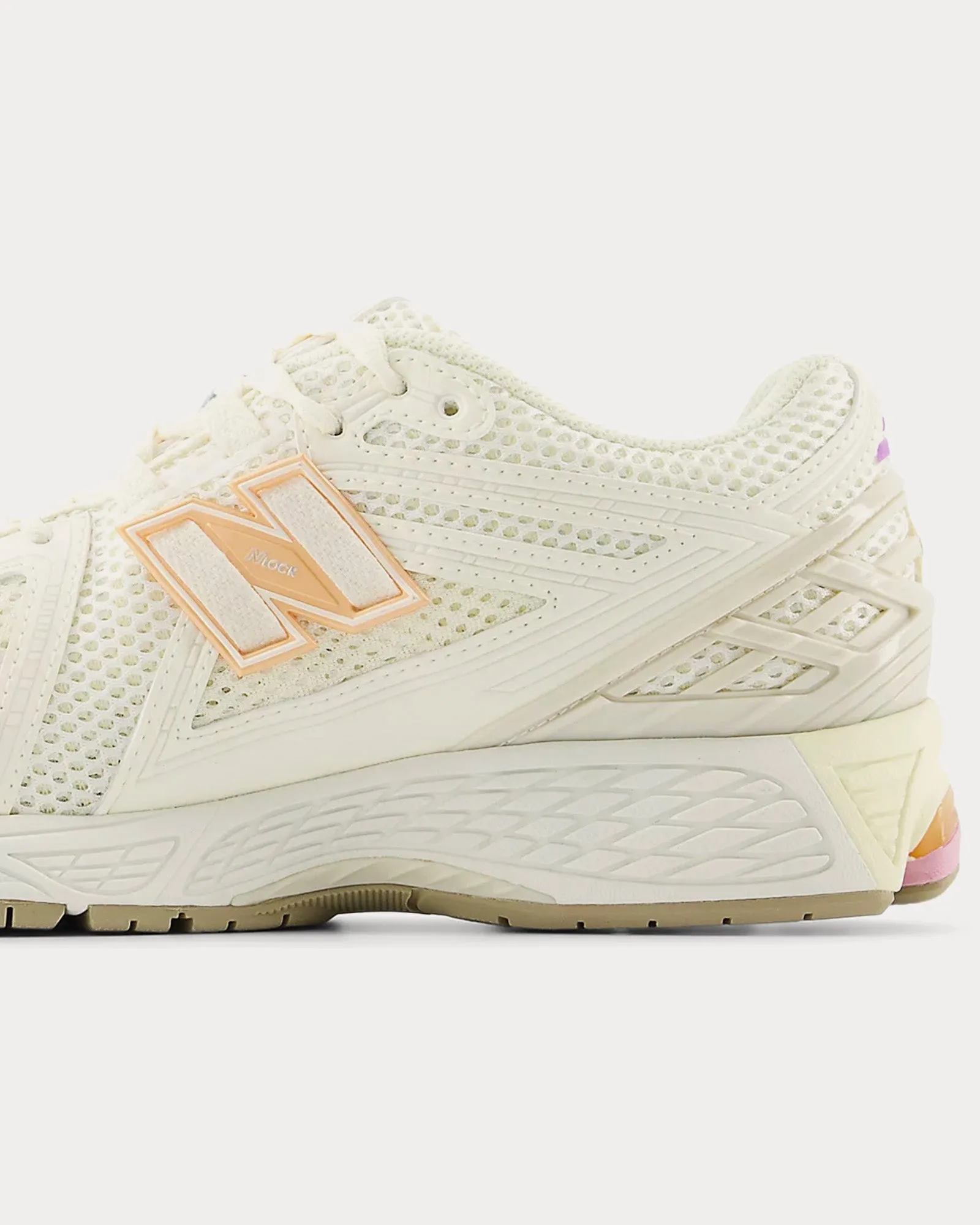 1906r Sea Salt / Angora / Pink Sugar Low Top Sneakers