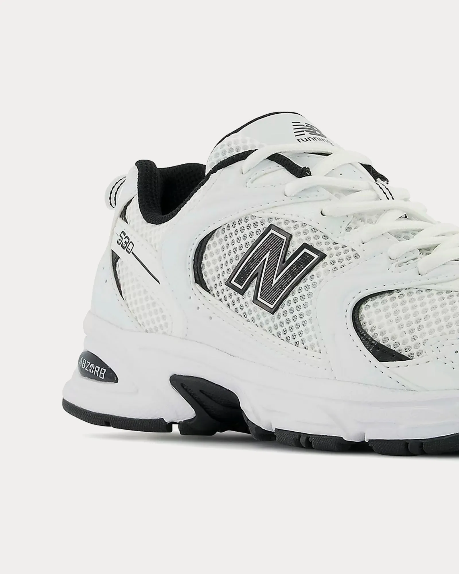 530 White / Black Low Top Sneakers
