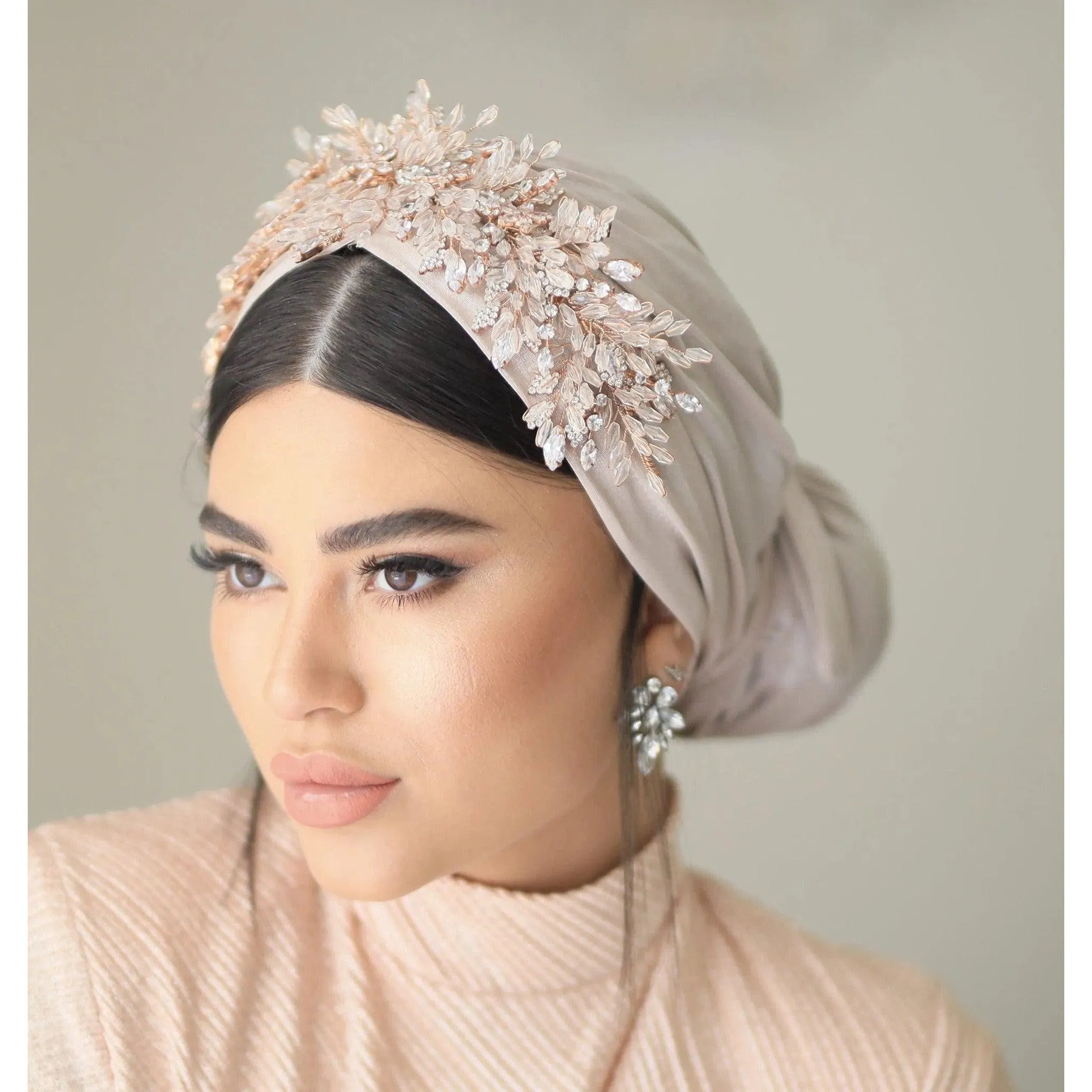 Avigail Lahiani - Slip-on & tie, Champagne