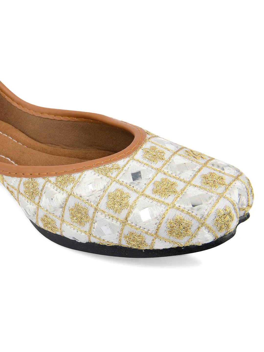 DESI COLOUR Women Green Ethnic Ballerinas with Embroidered Flats