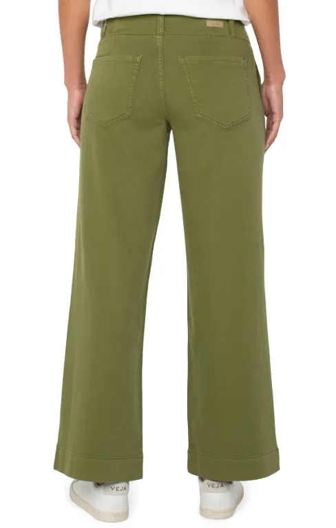 Hannah flare with utility details