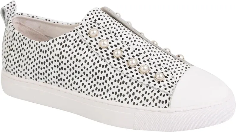 HINAKO Pearl Black Spot Sneakers