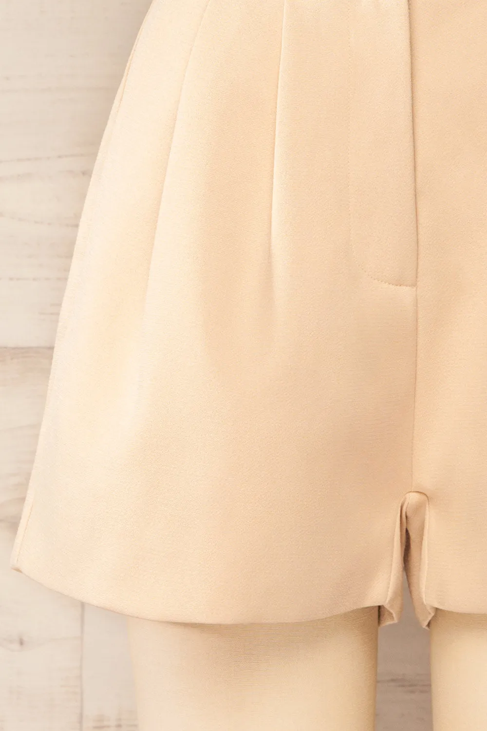 Lonsdale Beige | High-Waisted Shorts w/ Pockets