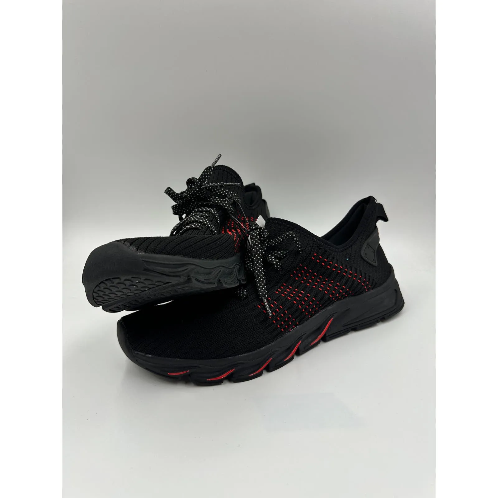 Men's Size 10, Black and Red Knit Top Running Sneakers