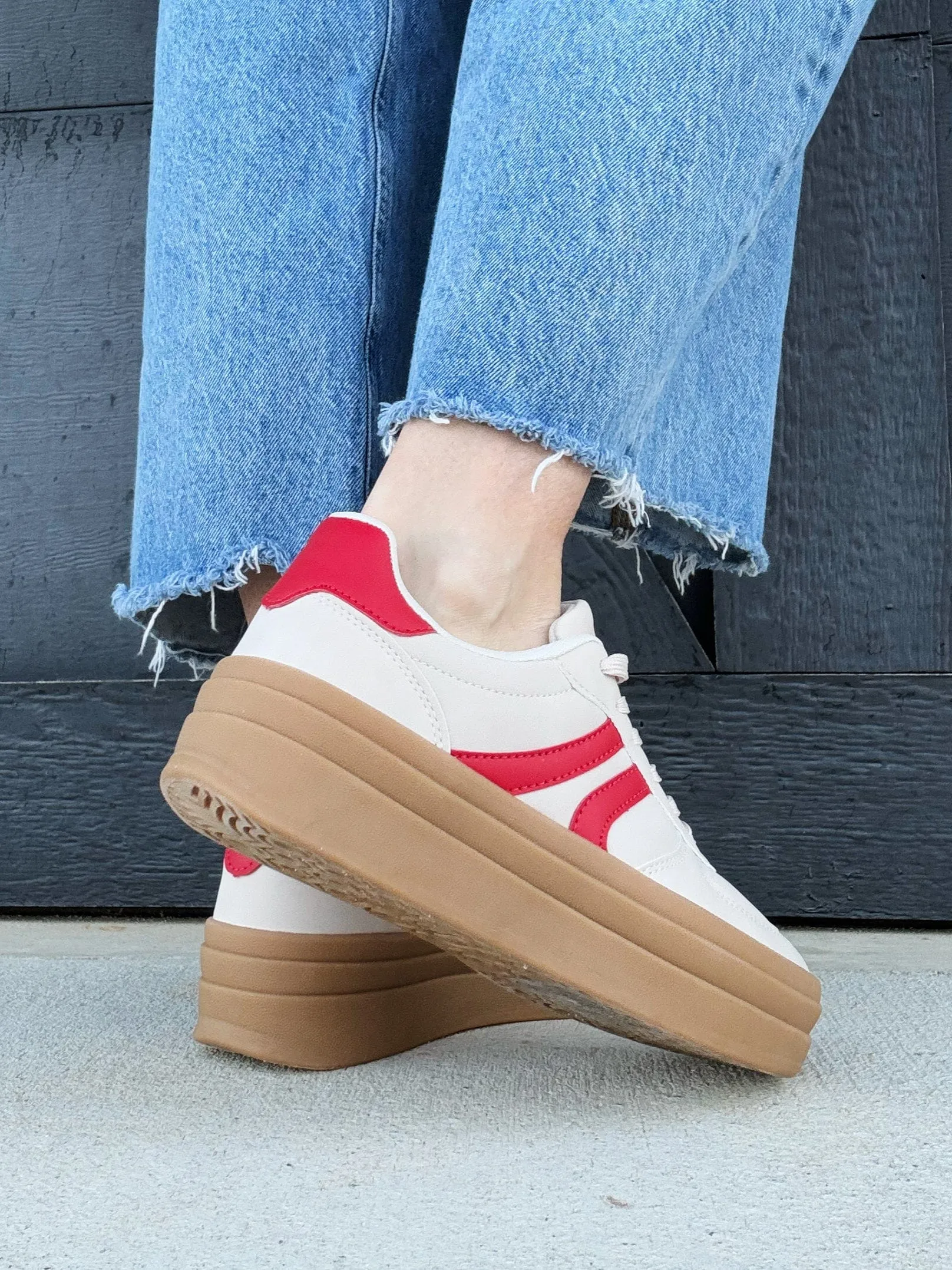 Platform Sneaker In Beige Red