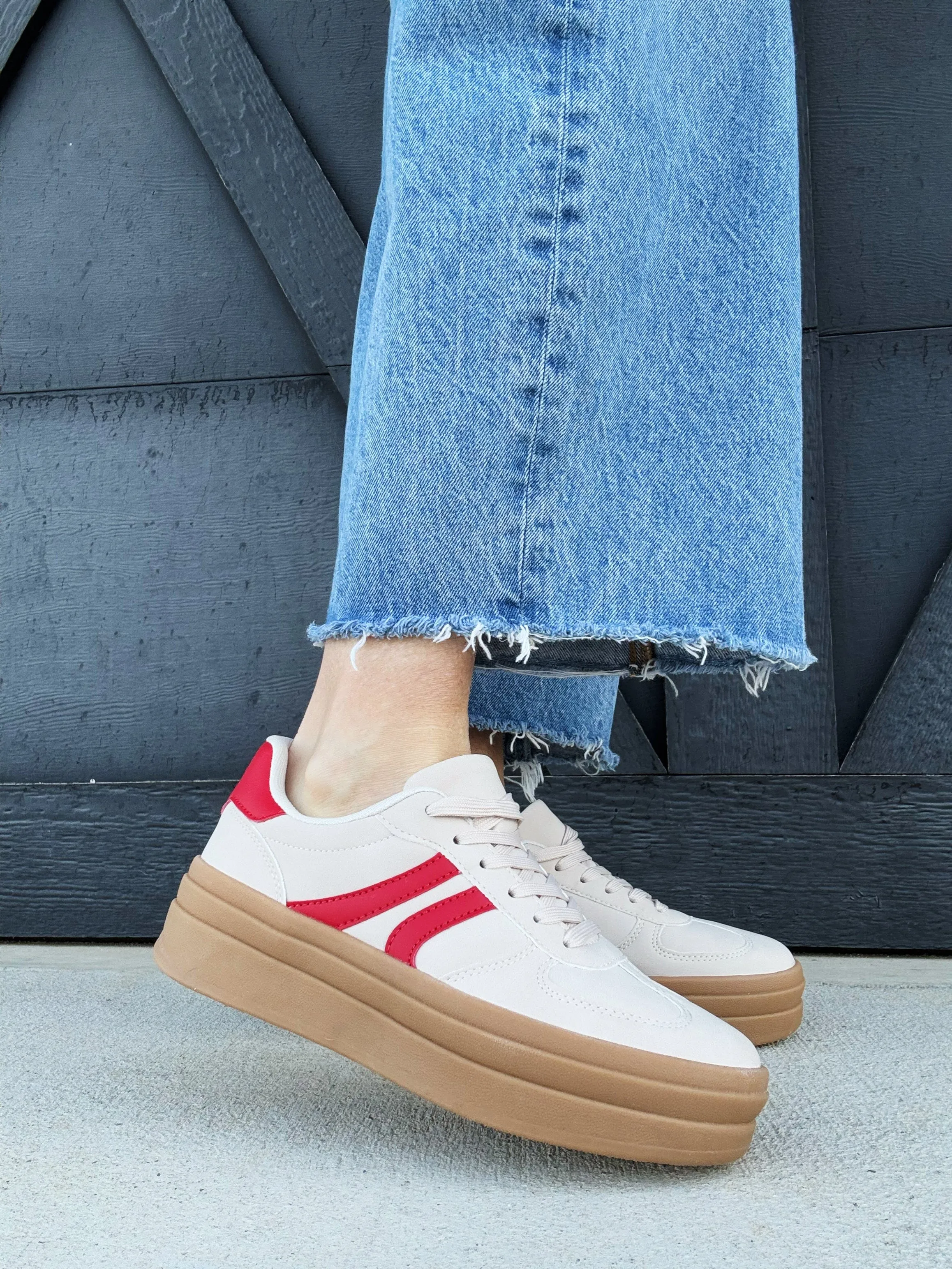 Platform Sneaker In Beige Red