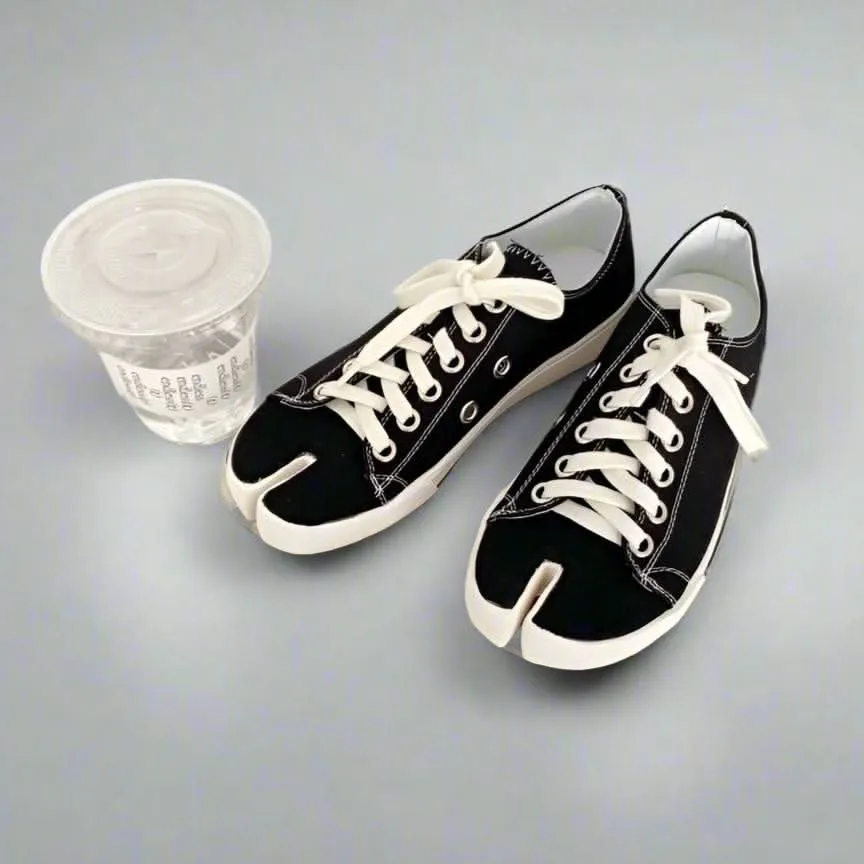 Tabi Canvas: Women's Split Toe Sneakers