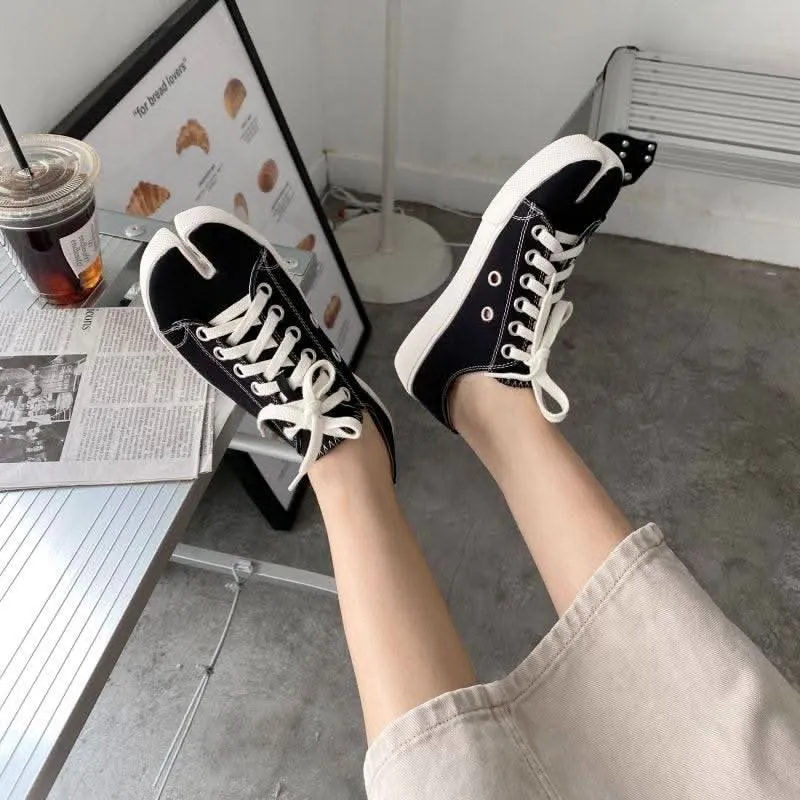 Tabi Canvas: Women's Split Toe Sneakers