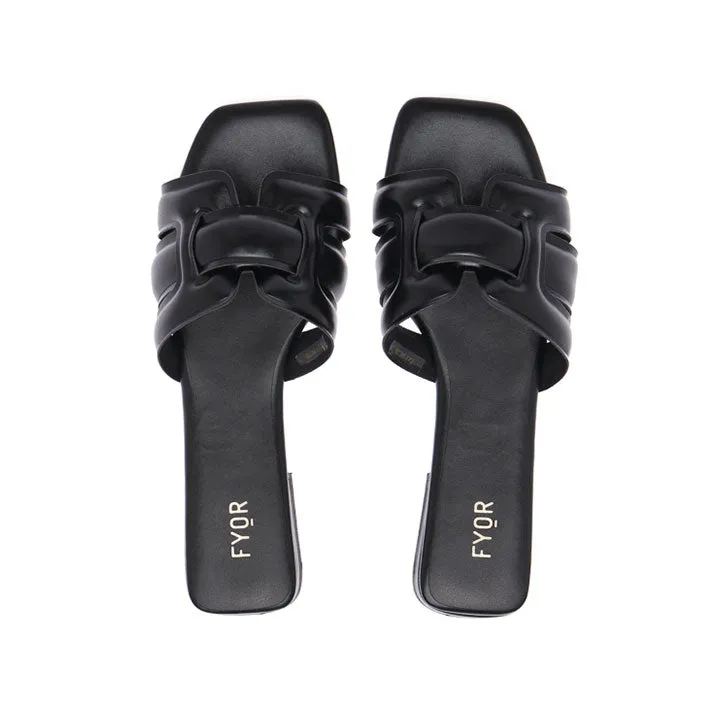 Trendy Flat Sandal BCM 172