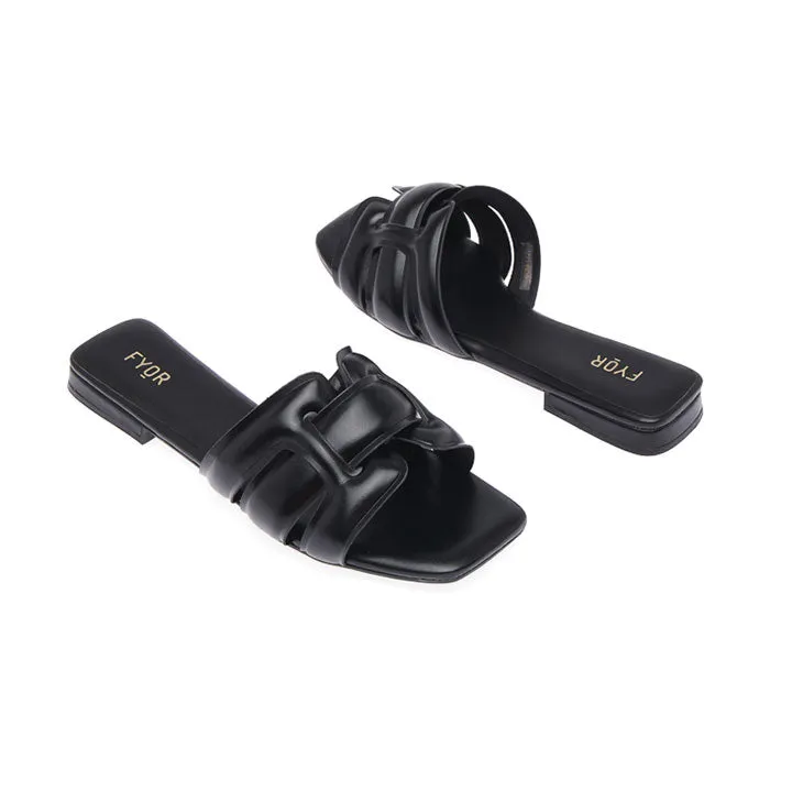 Trendy Flat Sandal BCM 172