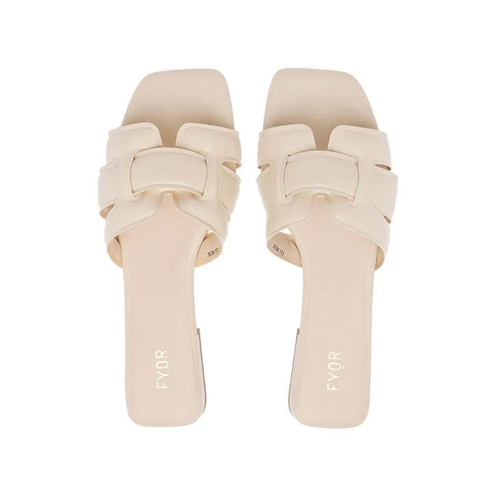 Trendy Flat Sandal BCM 172