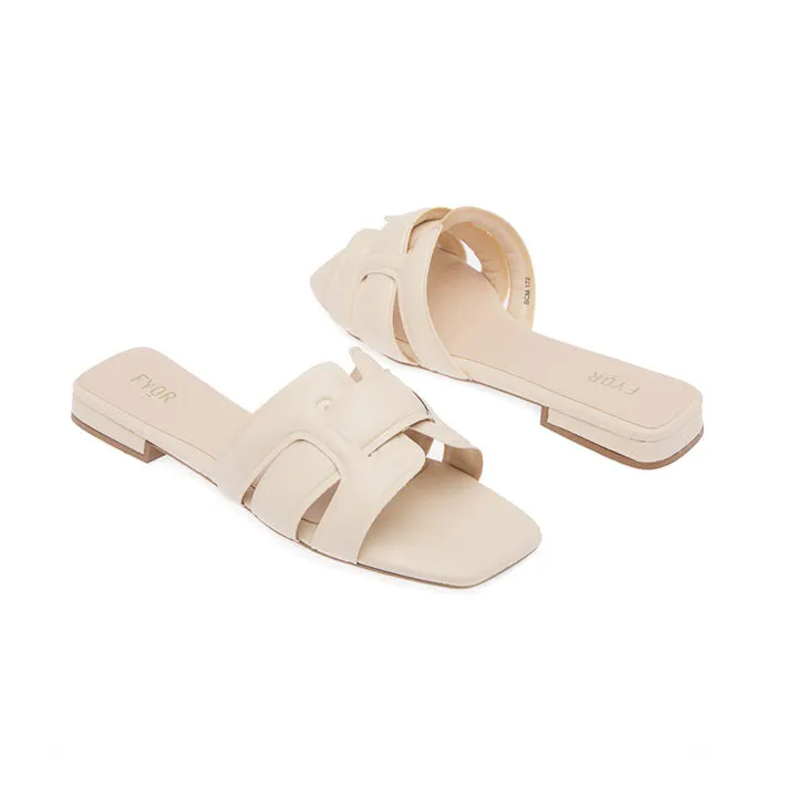 Trendy Flat Sandal BCM 172